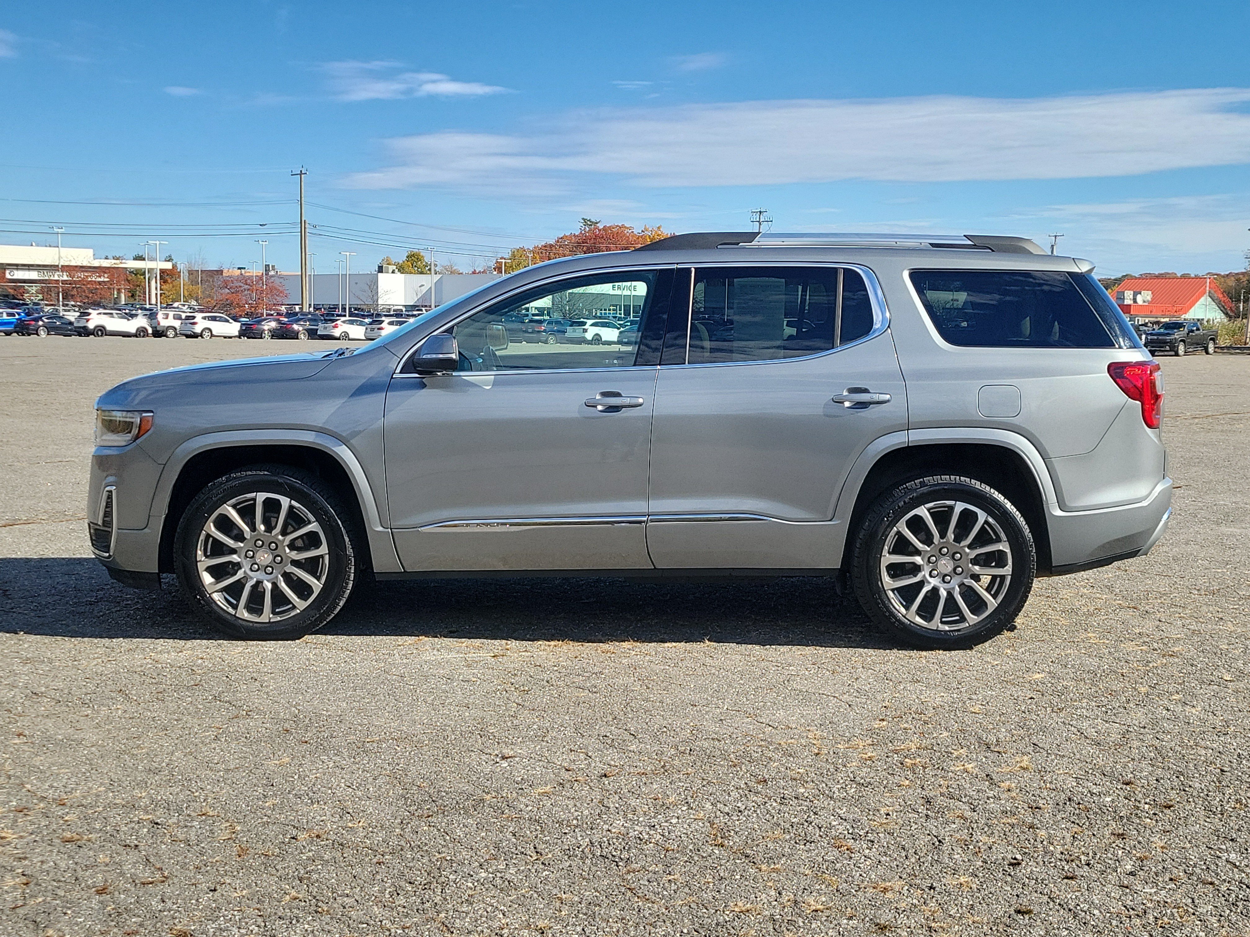 Used 2023 GMC Acadia Denali w/ Denali Technology Package AWD/4WD image 8