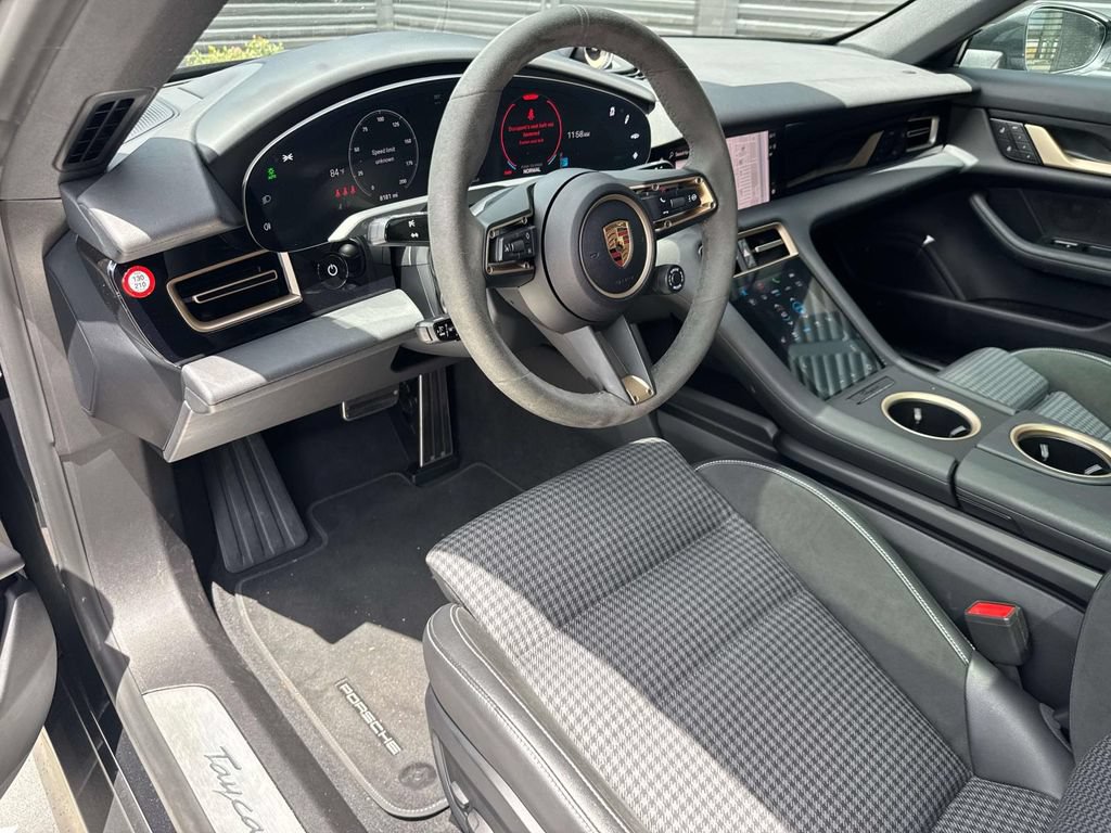 Certified 2025 Porsche Taycan 4S AWD/4WD image 4