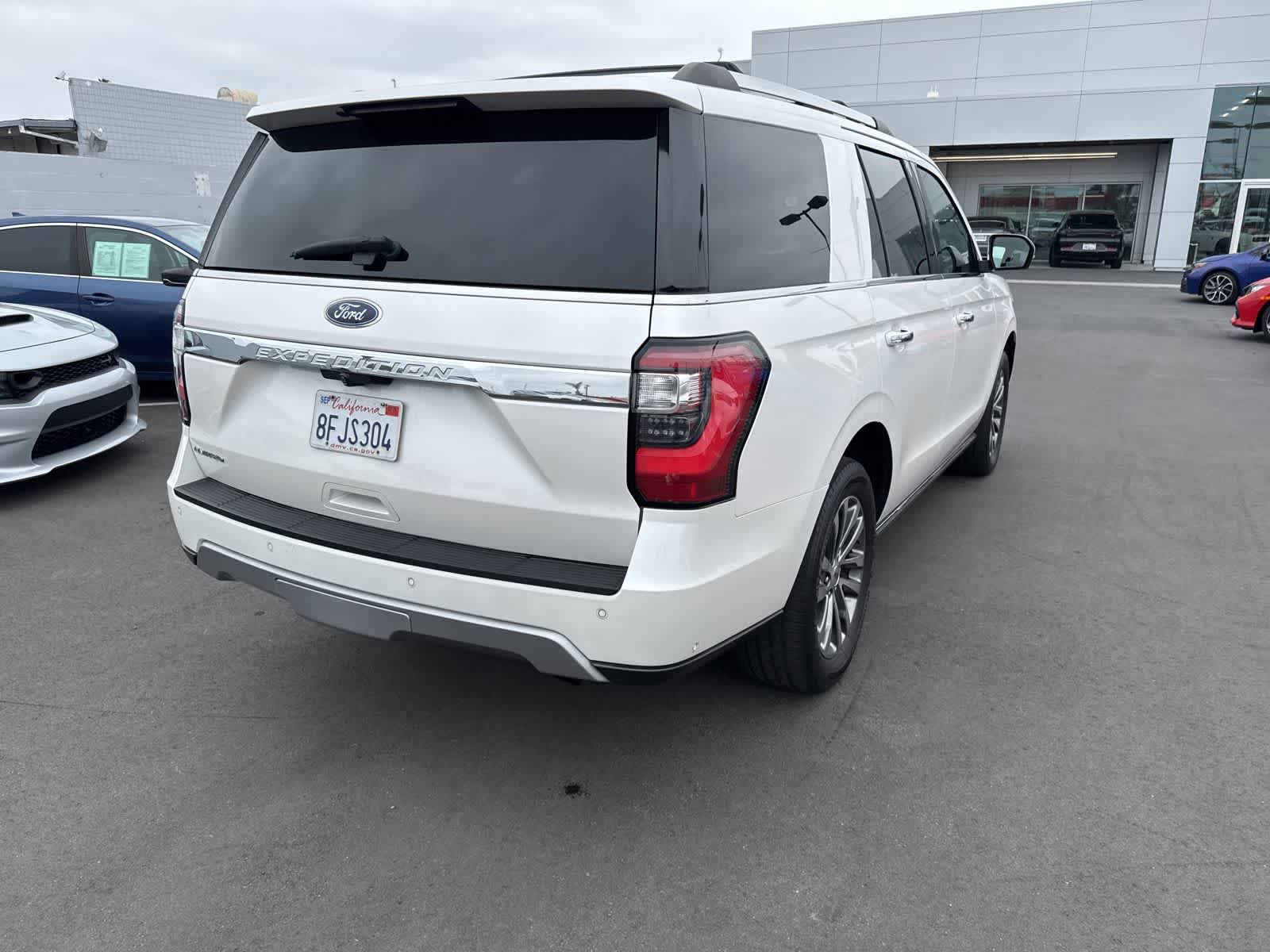 Used 2018 Ford Expedition Limited w/ Equipment Group 301A AWD/4WD image 15