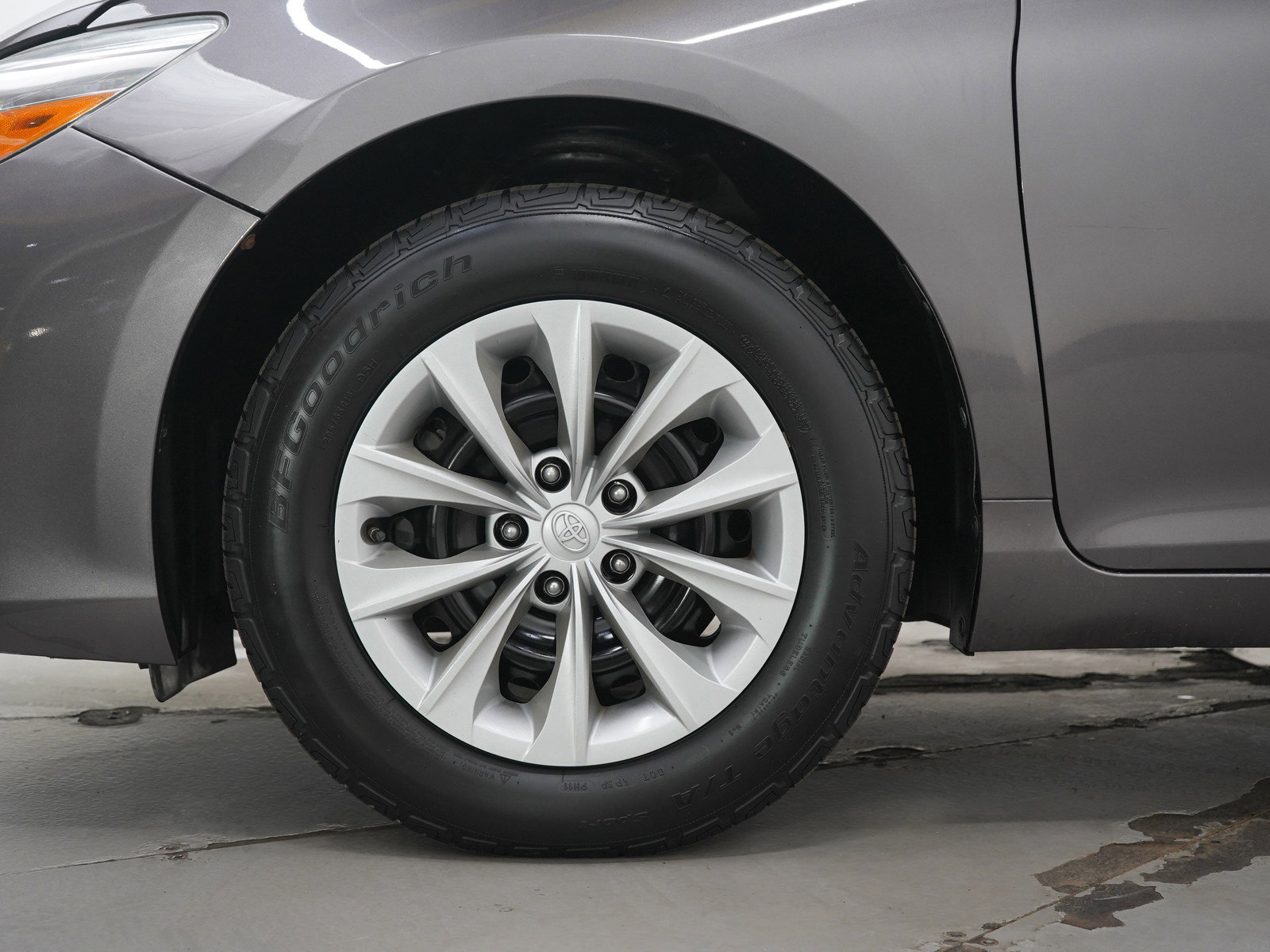 Used 2015 Toyota Camry LE image 27