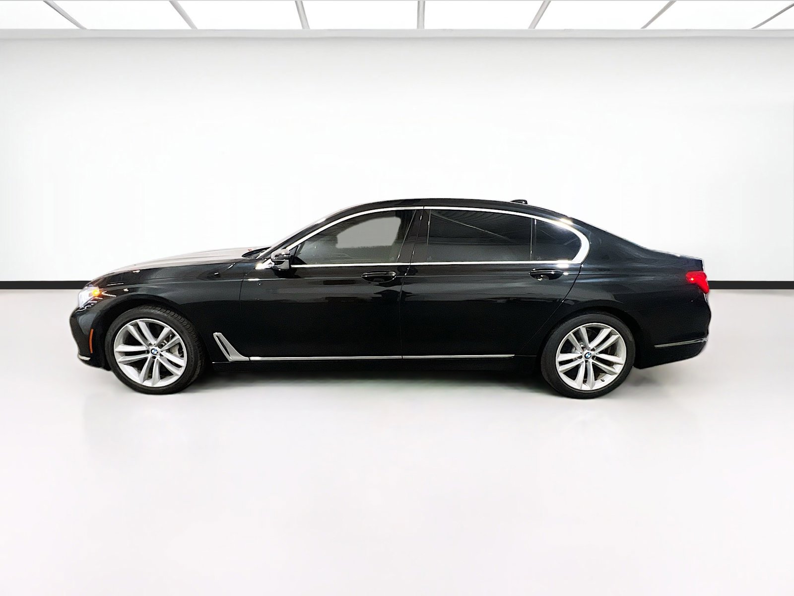 Used 2018 BMW 750i 750i image 25