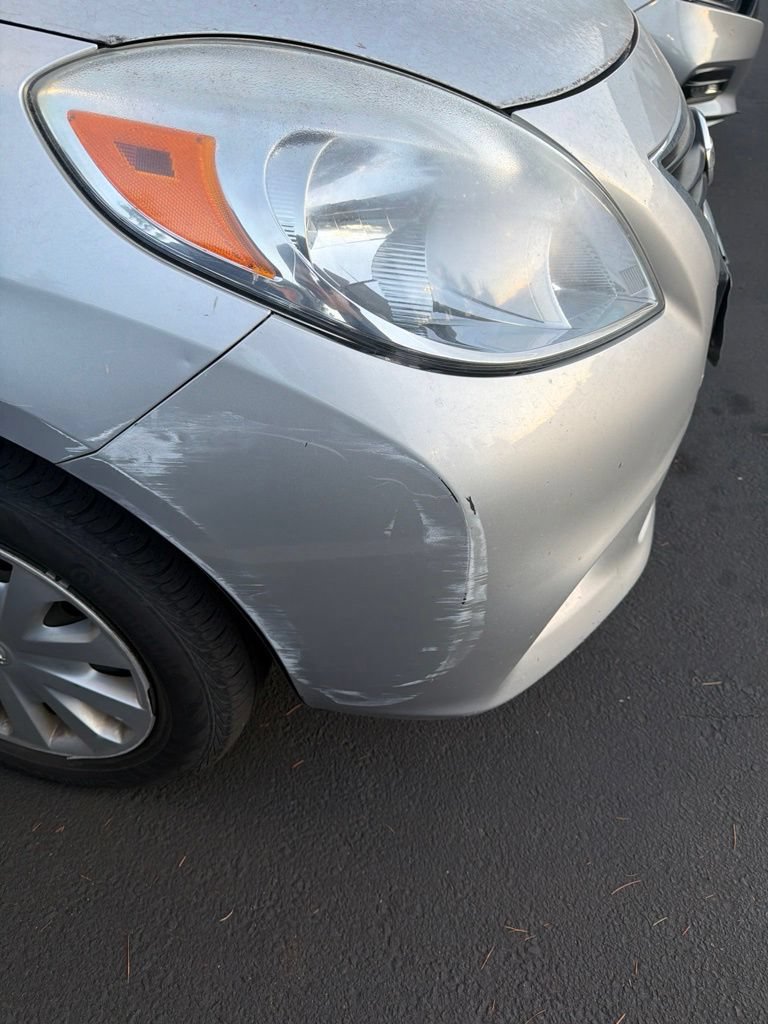 Used 2012 Nissan Versa SV FWD image 4