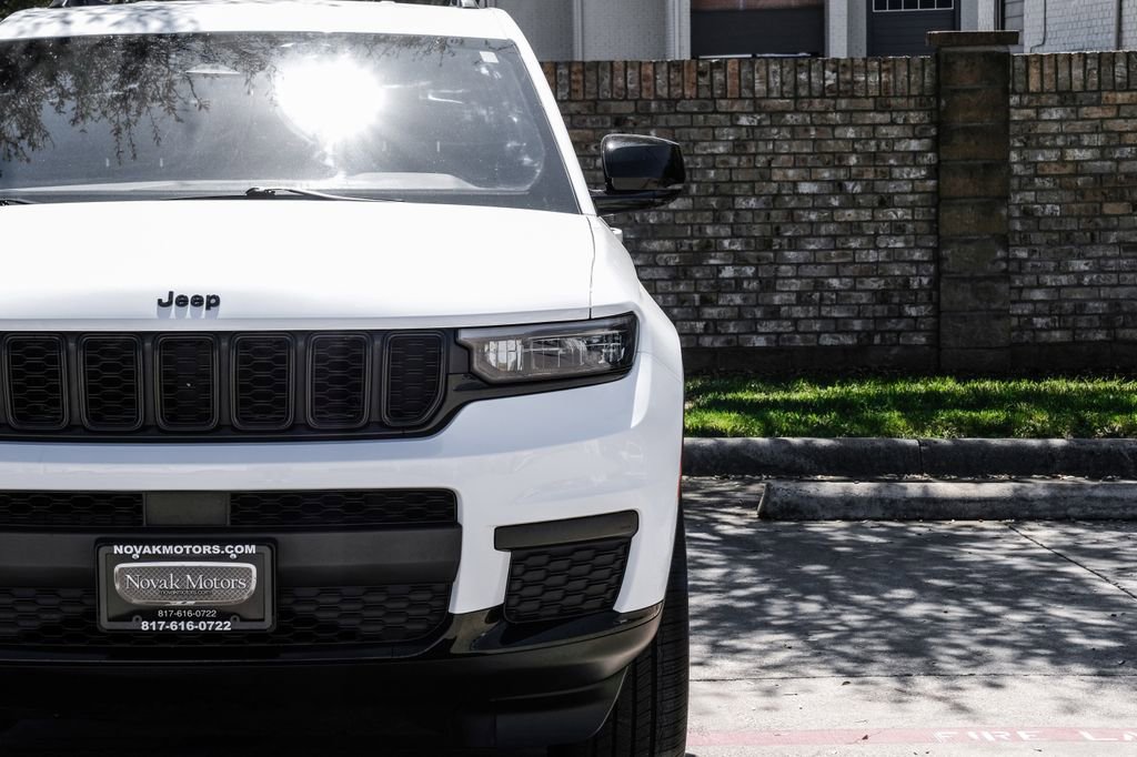 Used 2023 Jeep Grand Cherokee L Laredo AWD/4WD image 58