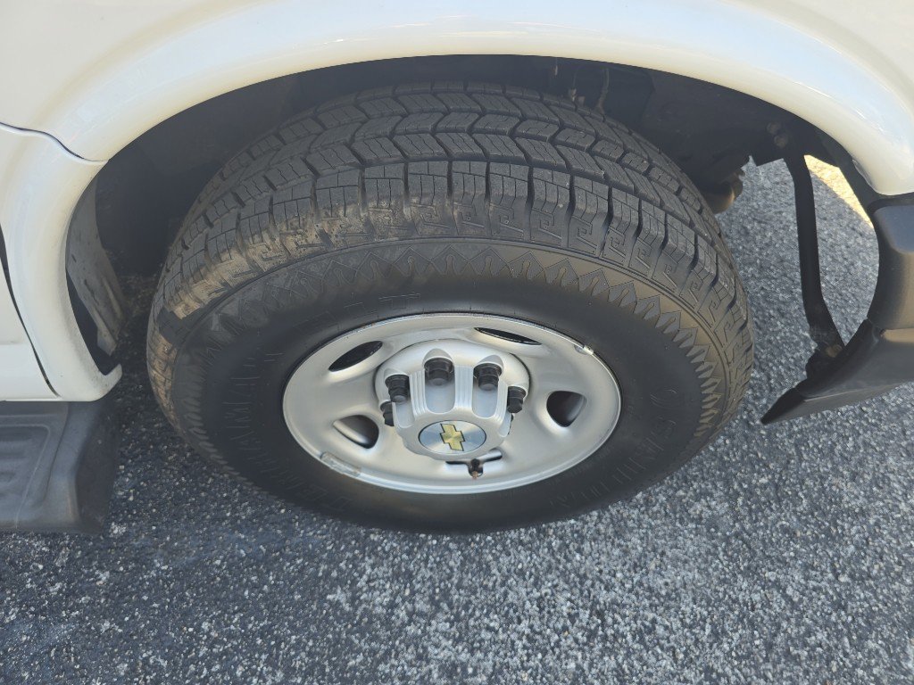 Used 2023 Chevrolet Express 3500 LS image 7