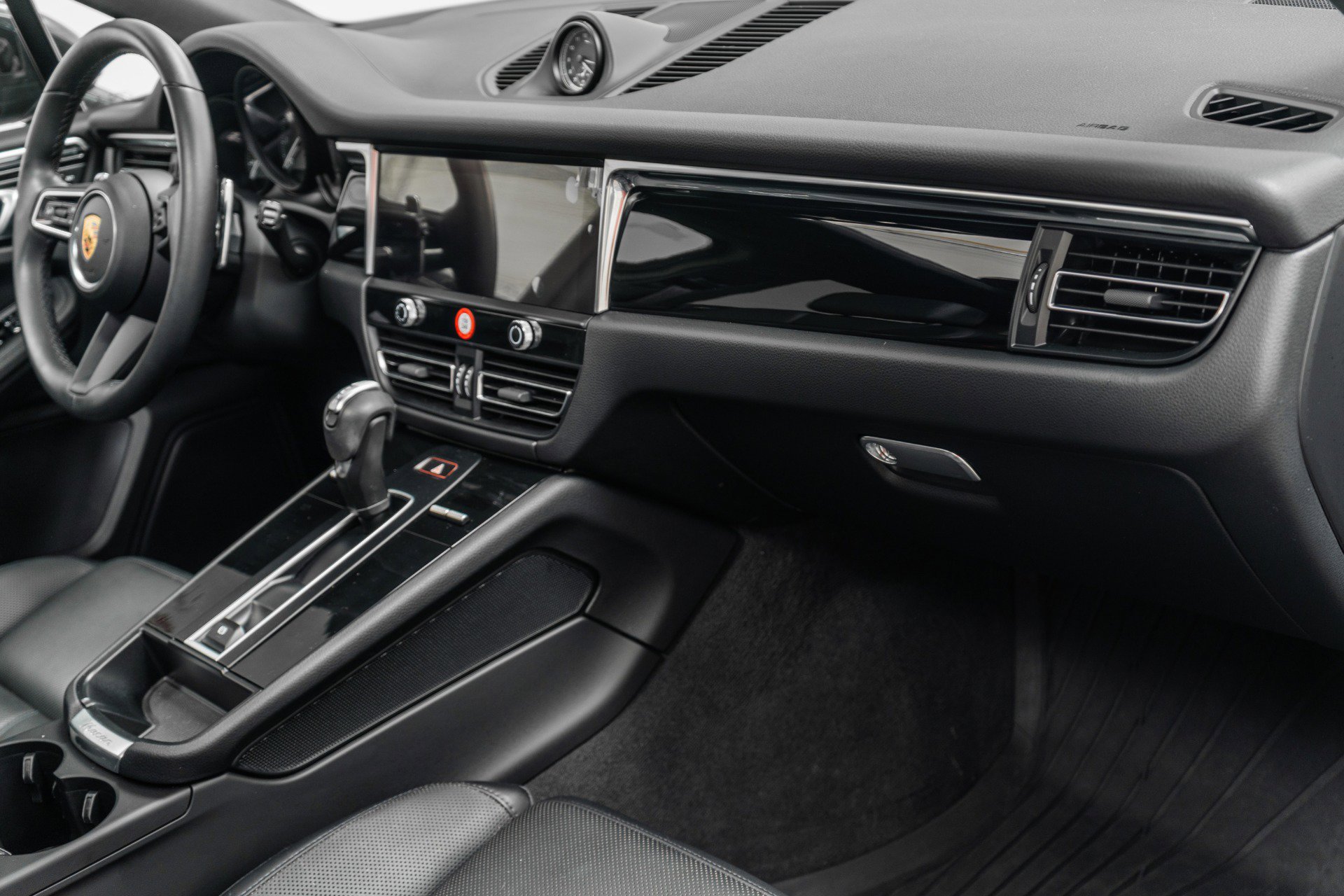 Used 2023 Porsche Macan image 14