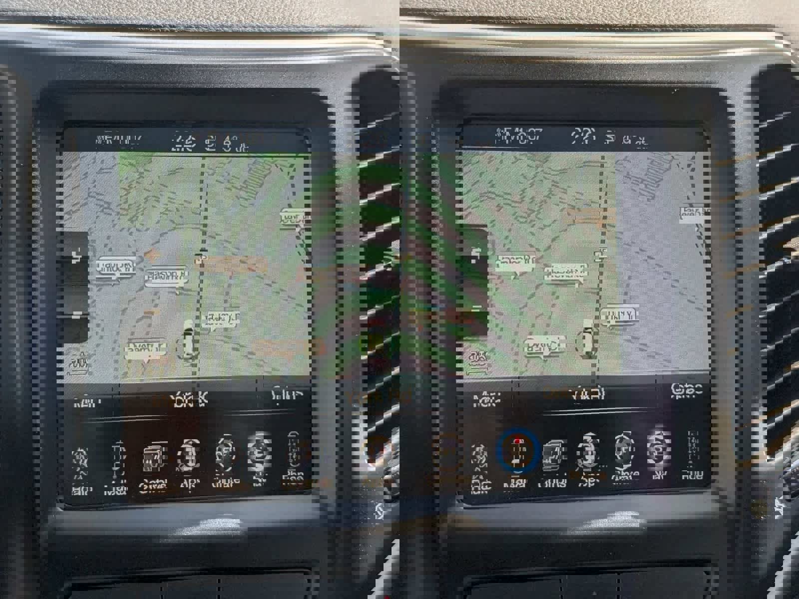 Used 2016 Jeep Cherokee Trailhawk w/ Comfort/Convenience Group image 26