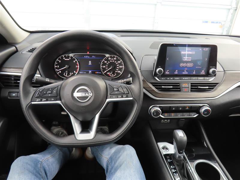 Used 2024 Nissan Altima 2.5 SV FWD image 17