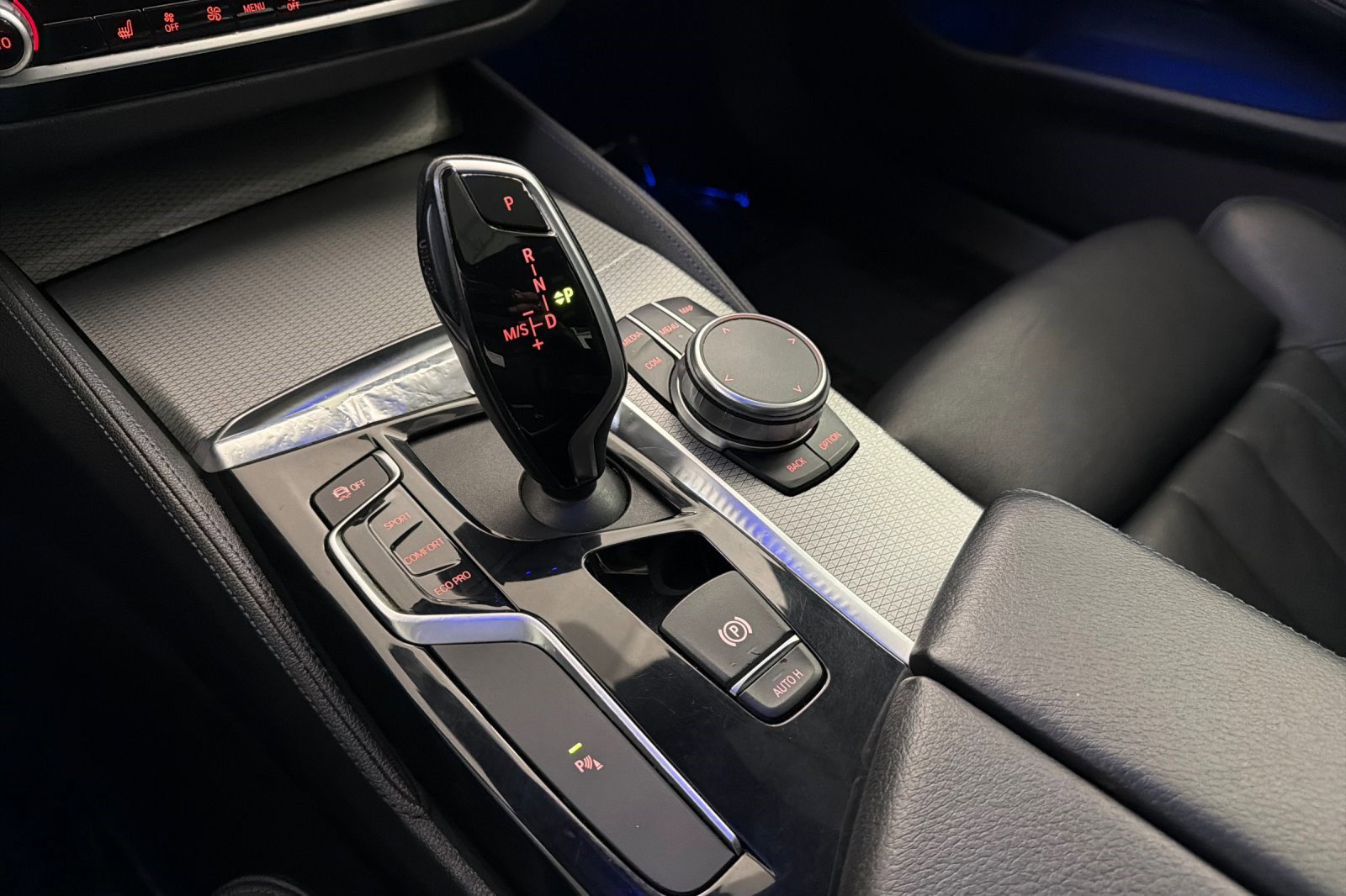 Used 2019 BMW 540i w/ M Sport Package RWD image 19