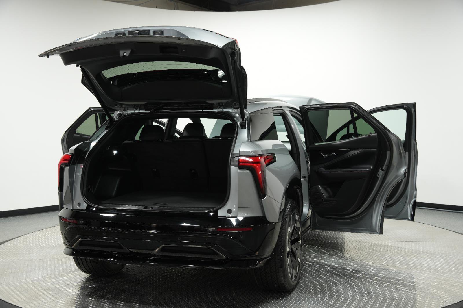 Used 2025 Chevrolet Blazer EV RS AWD/4WD image 10