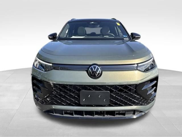 Used 2025 Volkswagen Tiguan SE R-Line AWD/4WD image 11