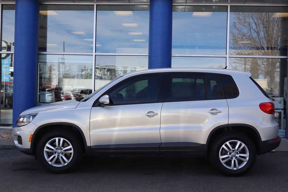 Used 2012 Volkswagen Tiguan S image 2