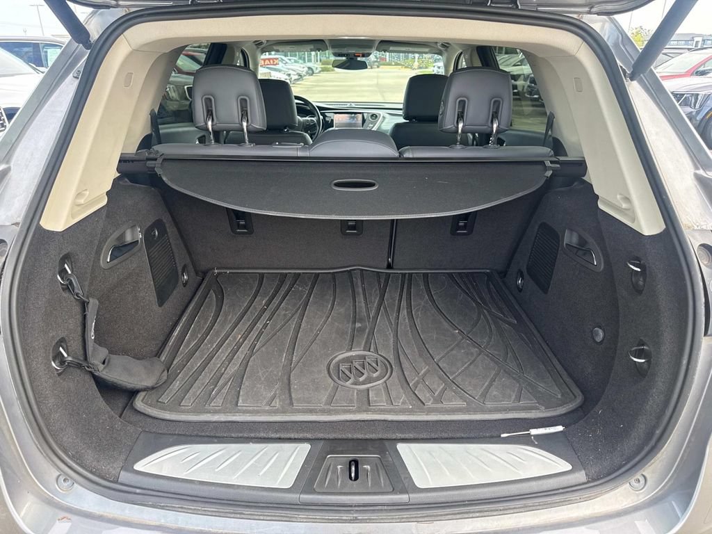 Used 2019 Buick Envision Essence FWD image 12