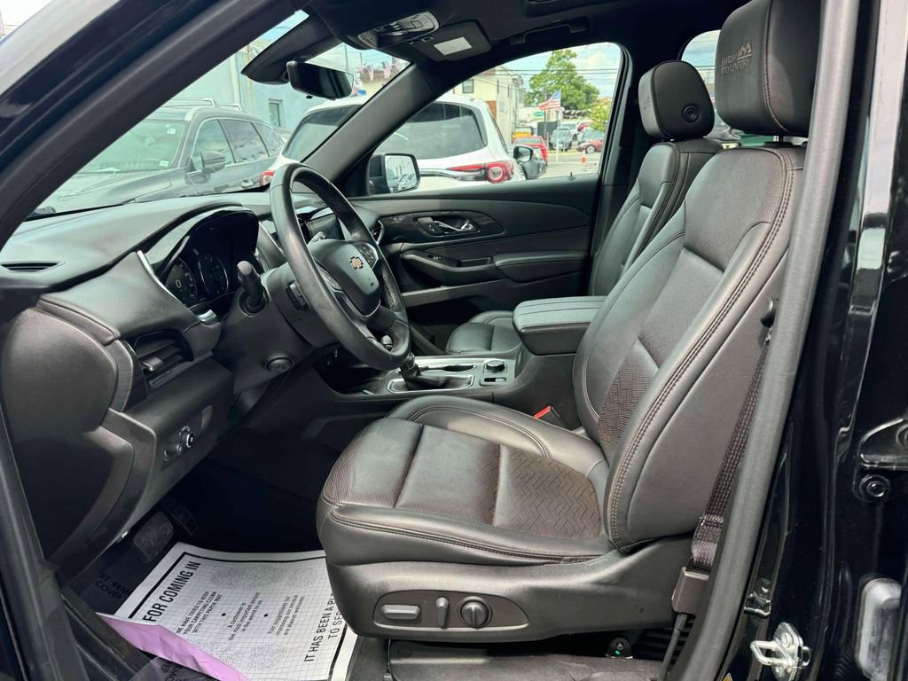Used 2023 Chevrolet Traverse High Country AWD/4WD image 15