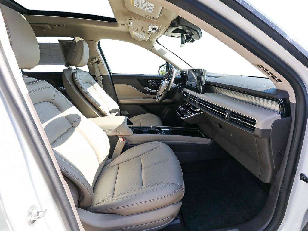 Certified 2024 Lincoln Corsair AWD w/ Equipment Group 101A image 22