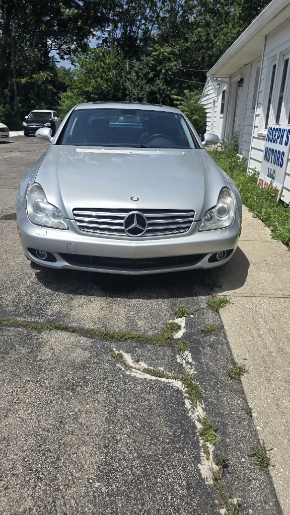 Used 2008 Mercedes-Benz CLS 550 w/ Sport Package image 21
