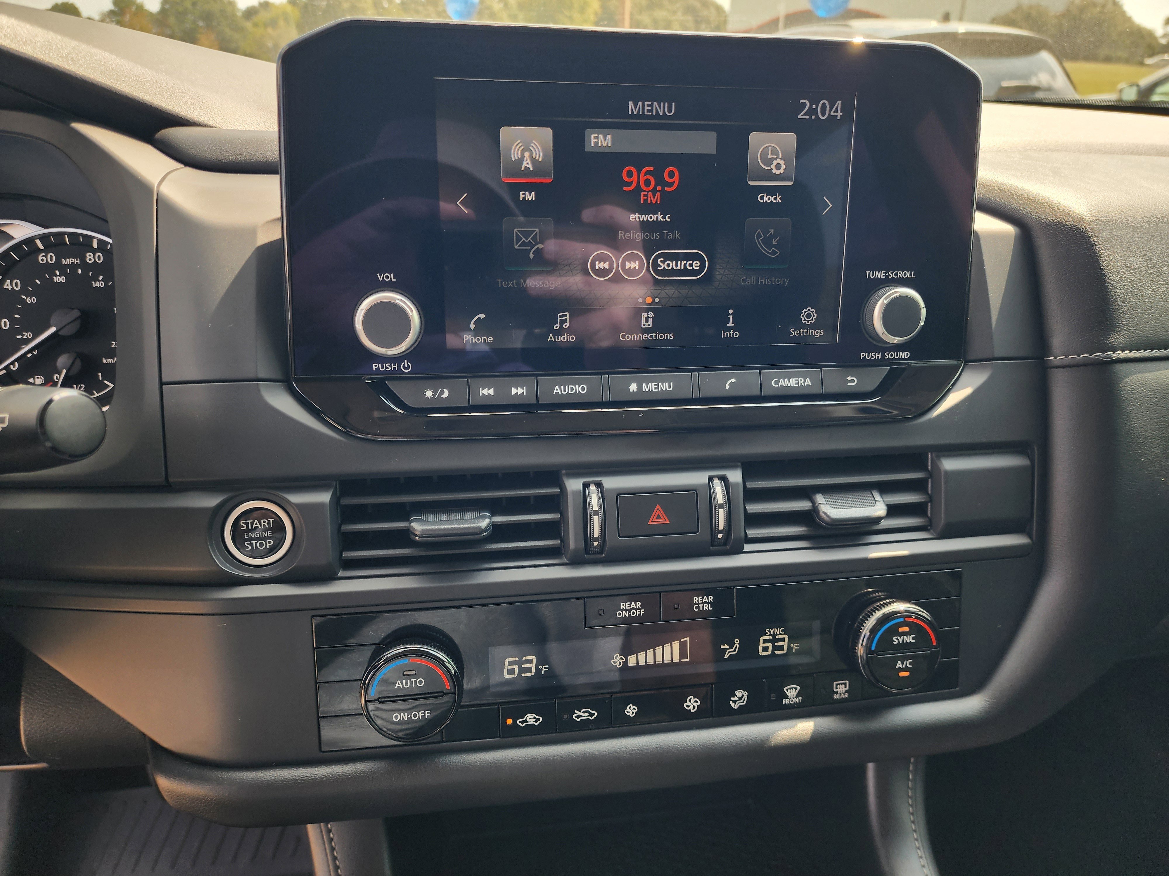 Used 2024 Nissan Pathfinder S image 19