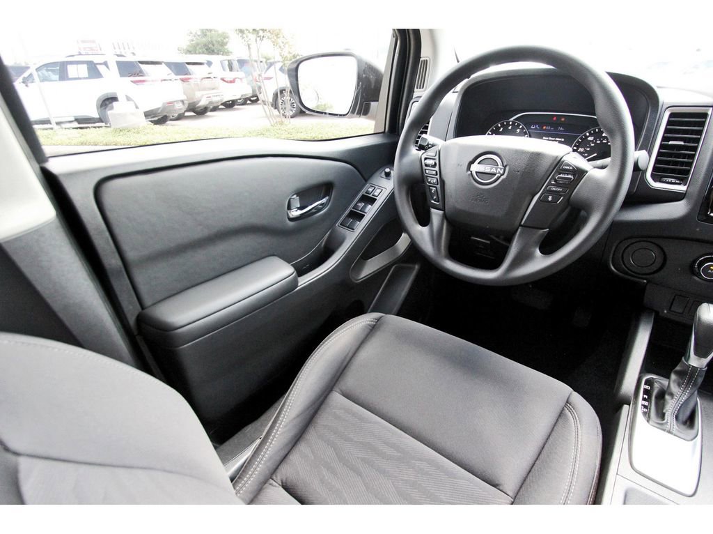 Used 2024 Nissan Frontier SV w/ Technology Package image 6
