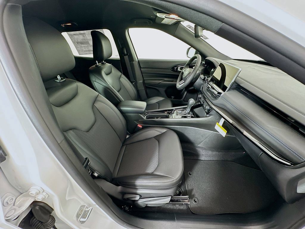 New 2026 Jeep Compass Latitude image 27