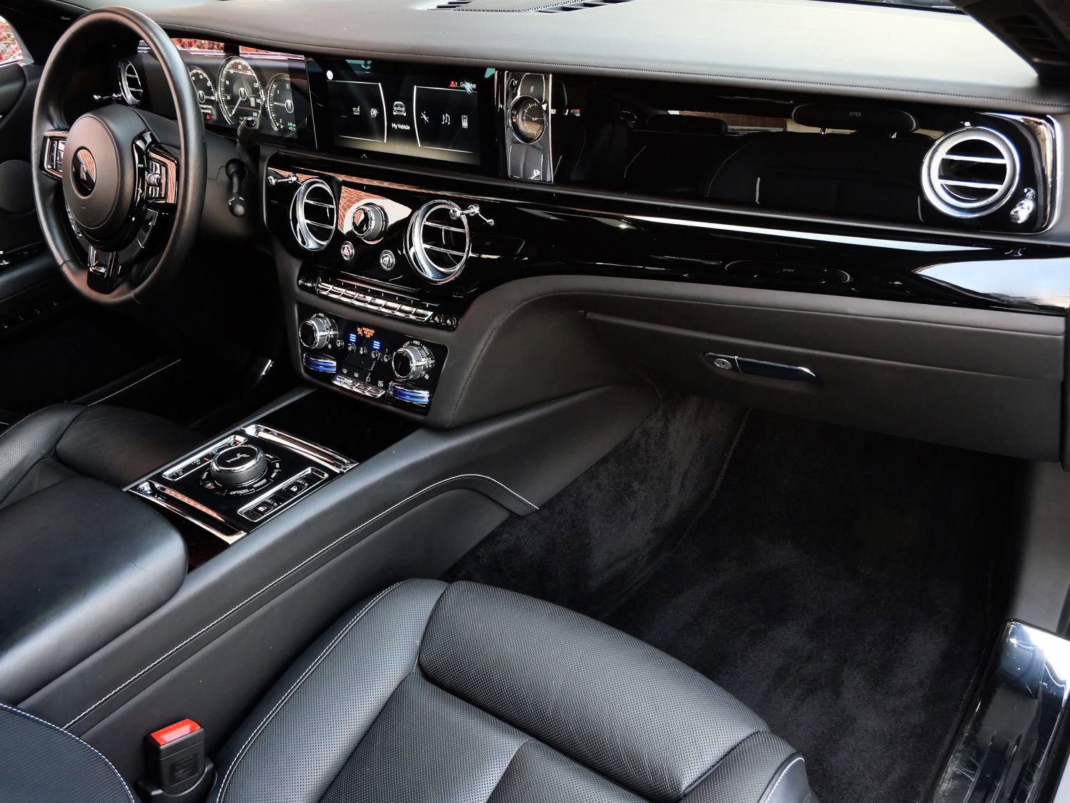 Certified 2022 Rolls-Royce Ghost AWD/4WD image 19