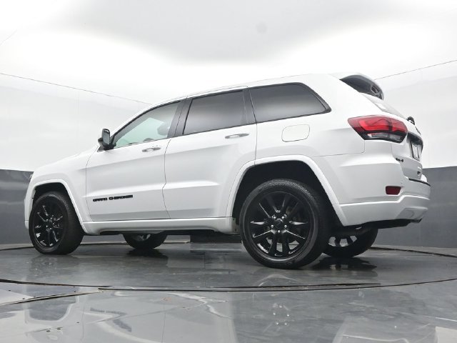 Used 2019 Jeep Grand Cherokee Altitude AWD/4WD image 50