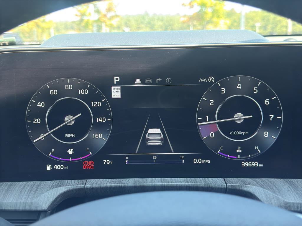 Used 2024 Kia Telluride SX w/ Towing Package FWD image 9
