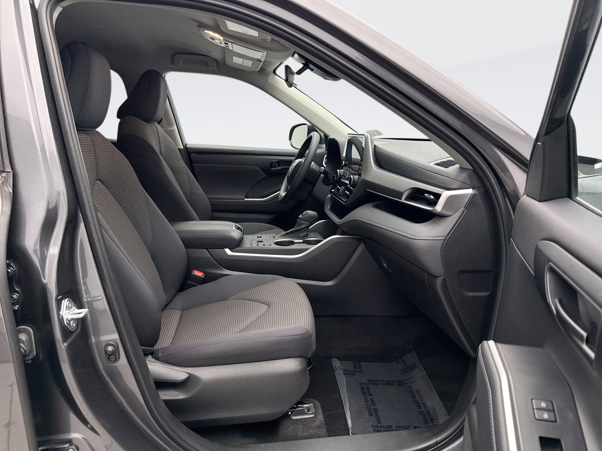 Used 2023 Toyota Highlander L image 17