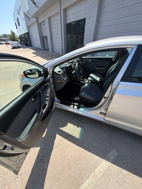 Used 2013 Hyundai Elantra GLS w/ Preferred Pkg FWD image 9