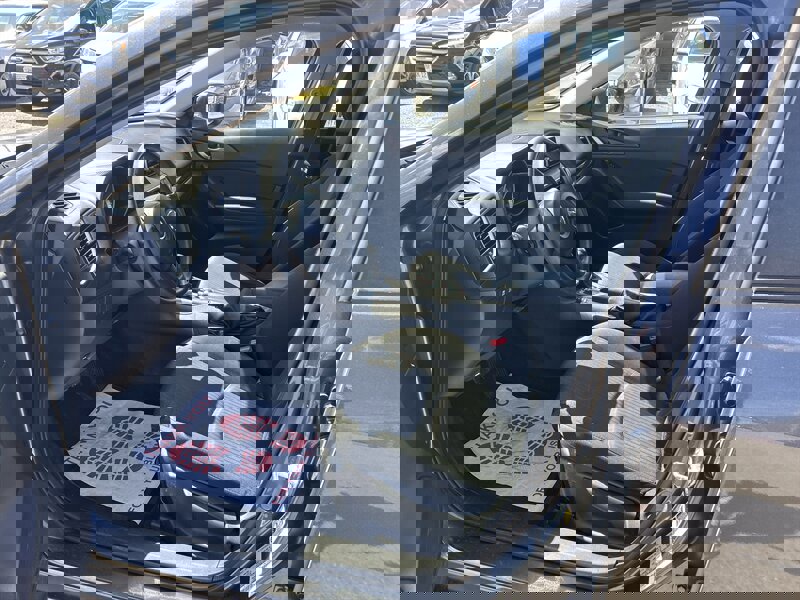 Used 2015 MAZDA MAZDA3 i SV FWD image 8