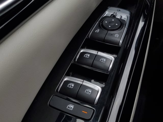Certified 2024 Kia Carnival SX Prestige FWD image 21