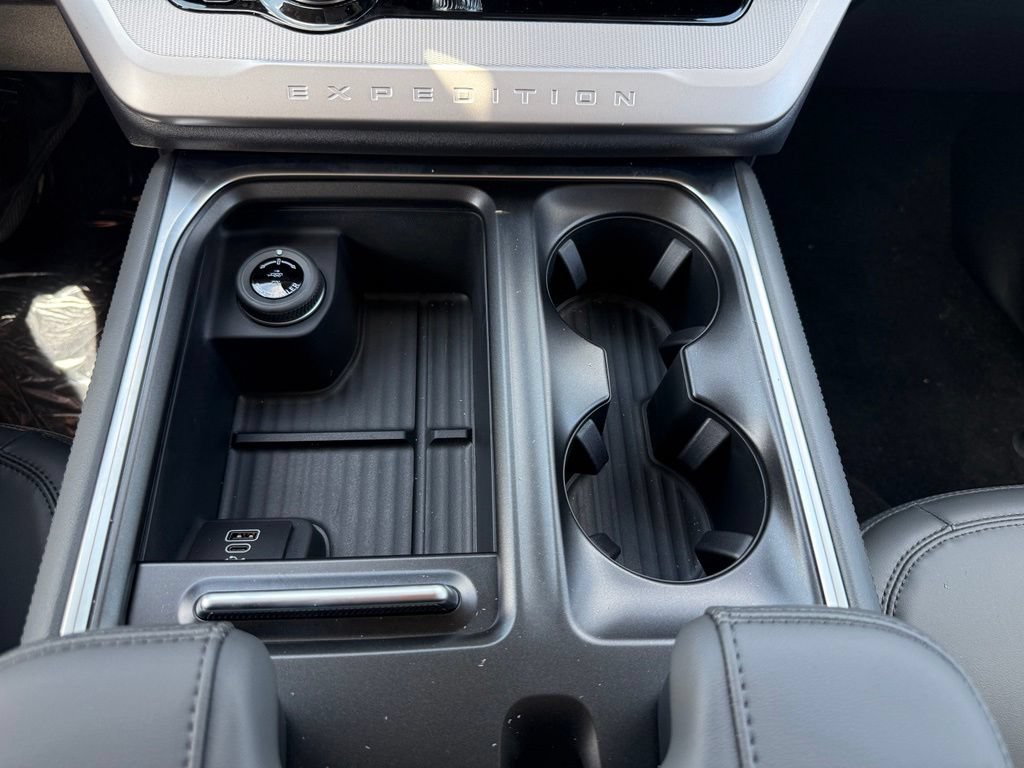 New 2027 Ford Expedition Active RWD image 14