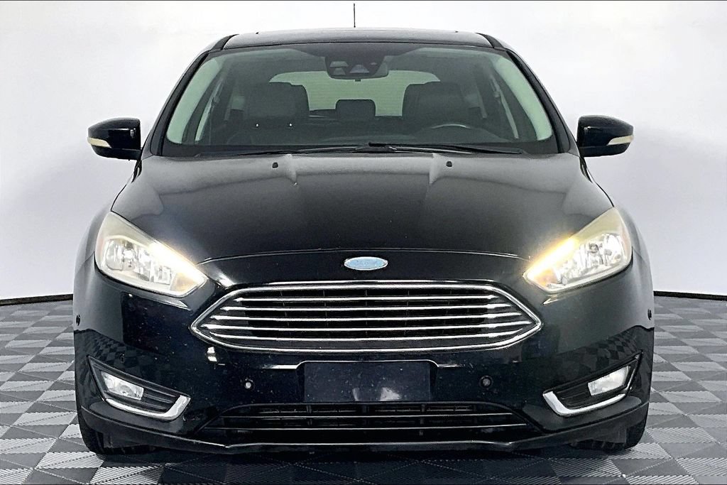 Used 2018 Ford Focus Titanium w/ Titanium Technology Package FWD image 3