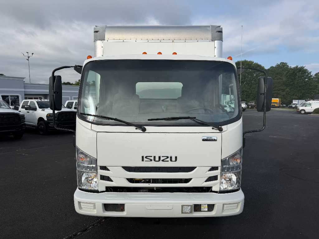 Used 2021 Isuzu NPR RWD image 3