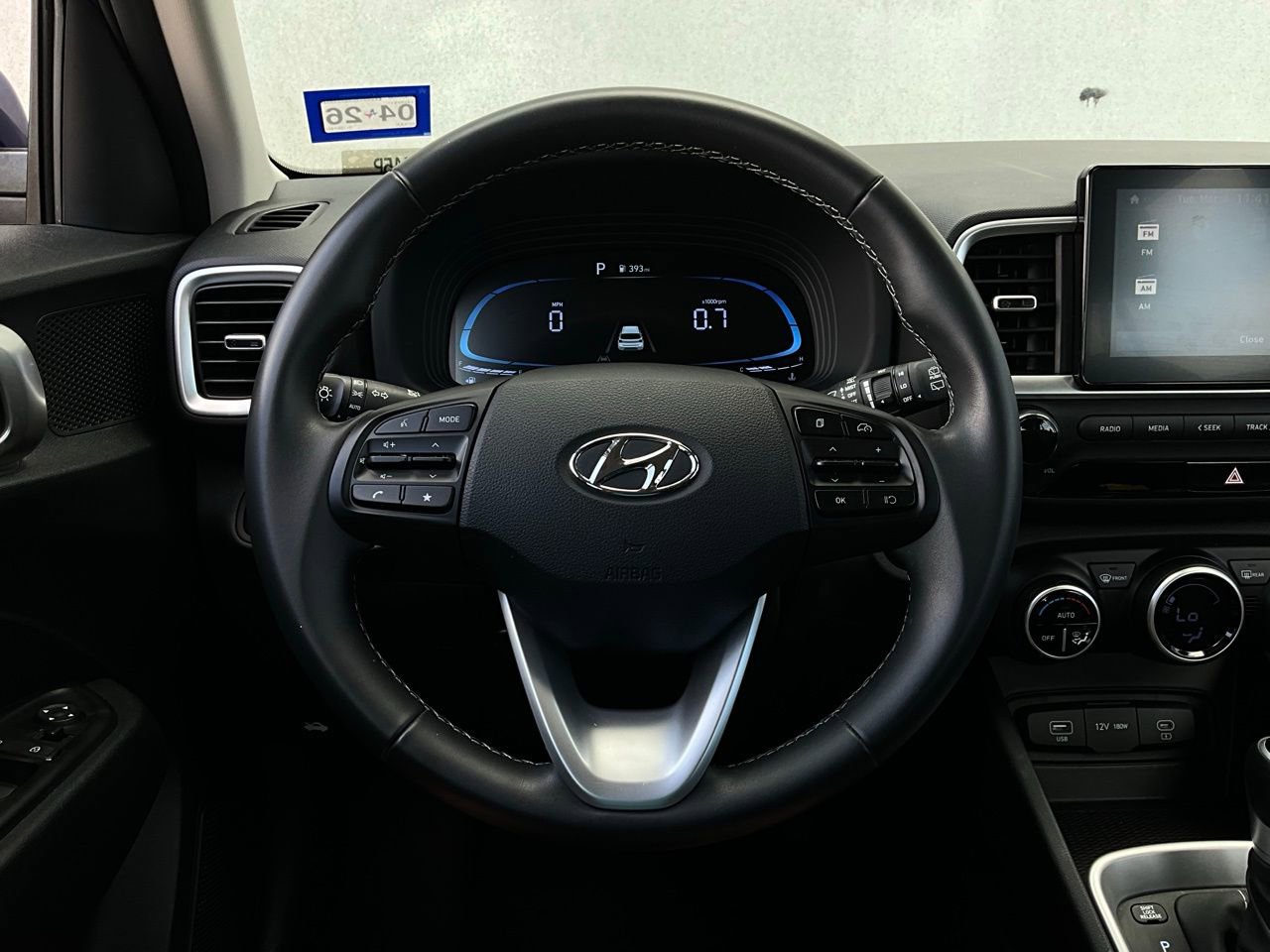 Used 2025 Hyundai Venue SEL image 33