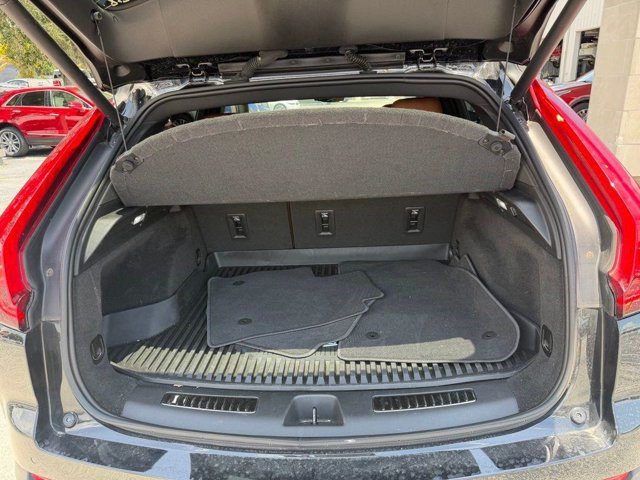 Certified 2023 Cadillac XT4 Premium Luxury AWD/4WD image 7