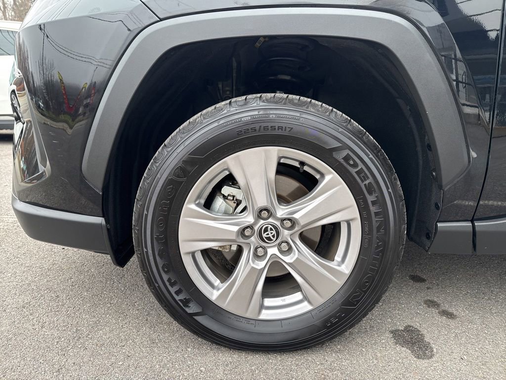 Used 2025 Toyota RAV4 XLE image 9