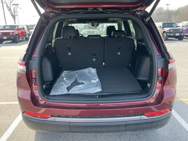 New 2026 Jeep Grand Cherokee Limited w/ Limited Altitude Package AWD/4WD image 7