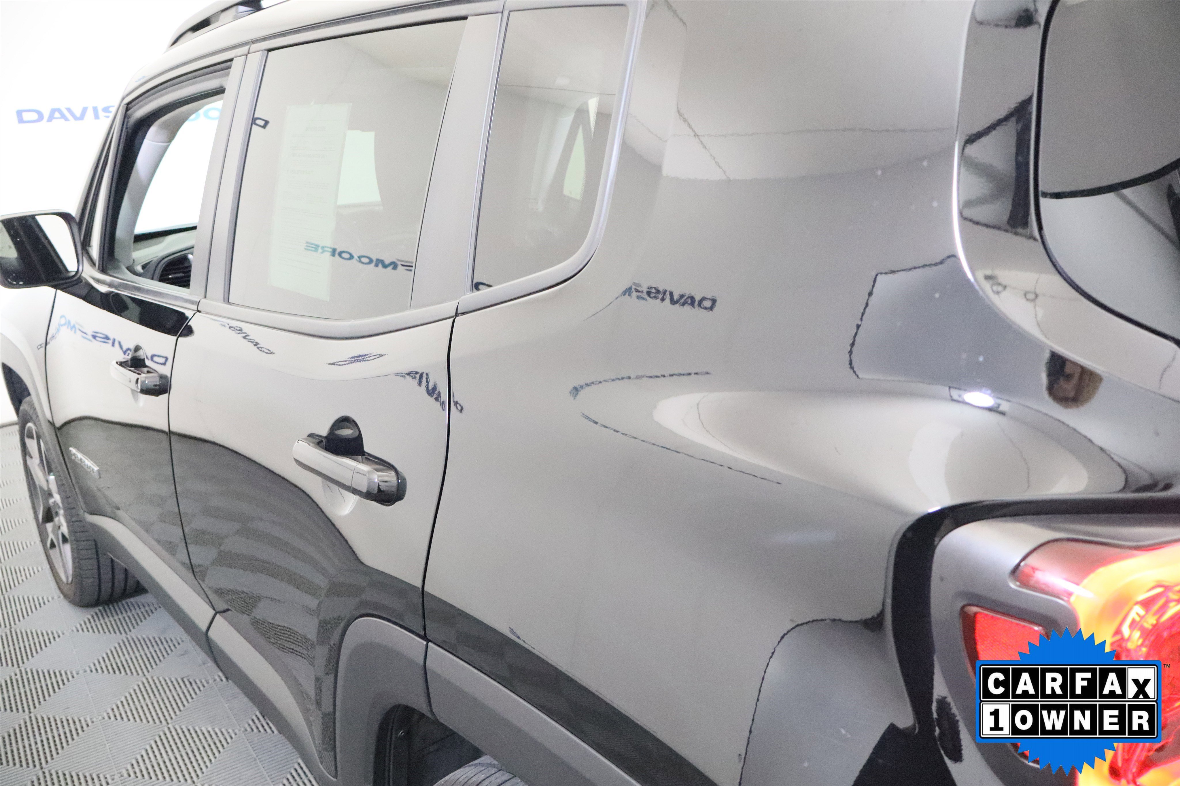 Used 2019 Jeep Renegade Limited w/ UConnect 8.4 Nav Group AWD/4WD image 11