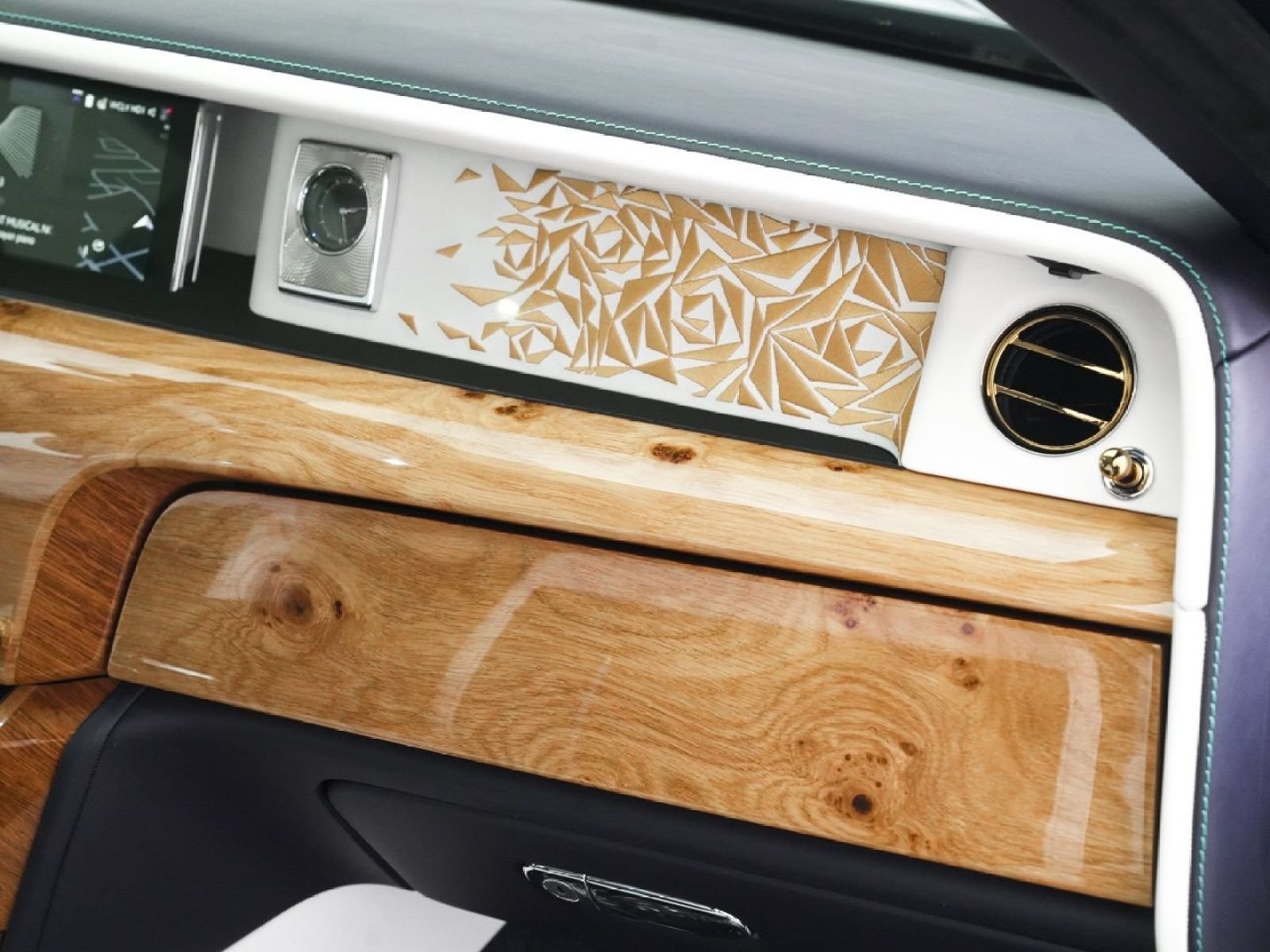New 2026 Rolls-Royce Phantom Sedan RWD image 36