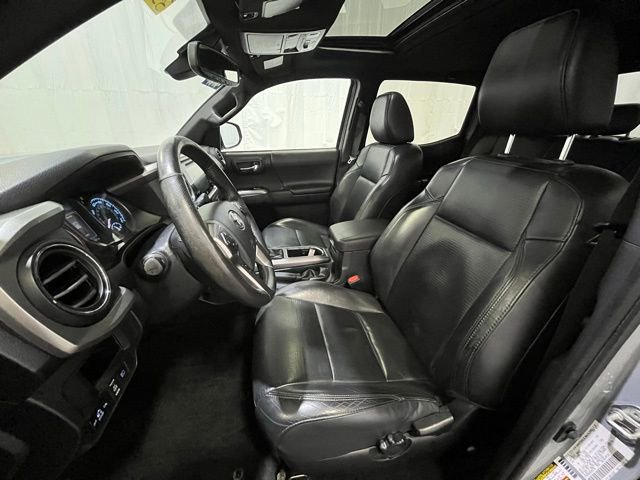 Used 2019 Toyota Tacoma Limited image 10