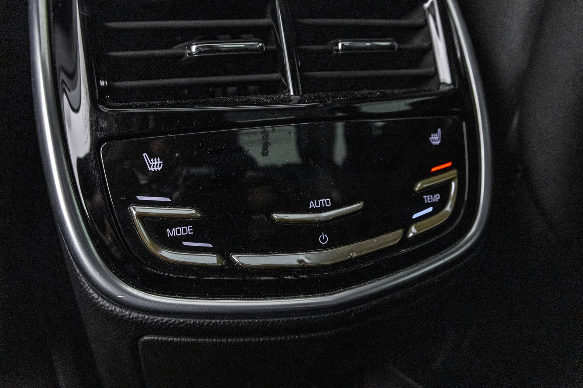 Used 2013 Cadillac XTS Premium AWD/4WD image 38