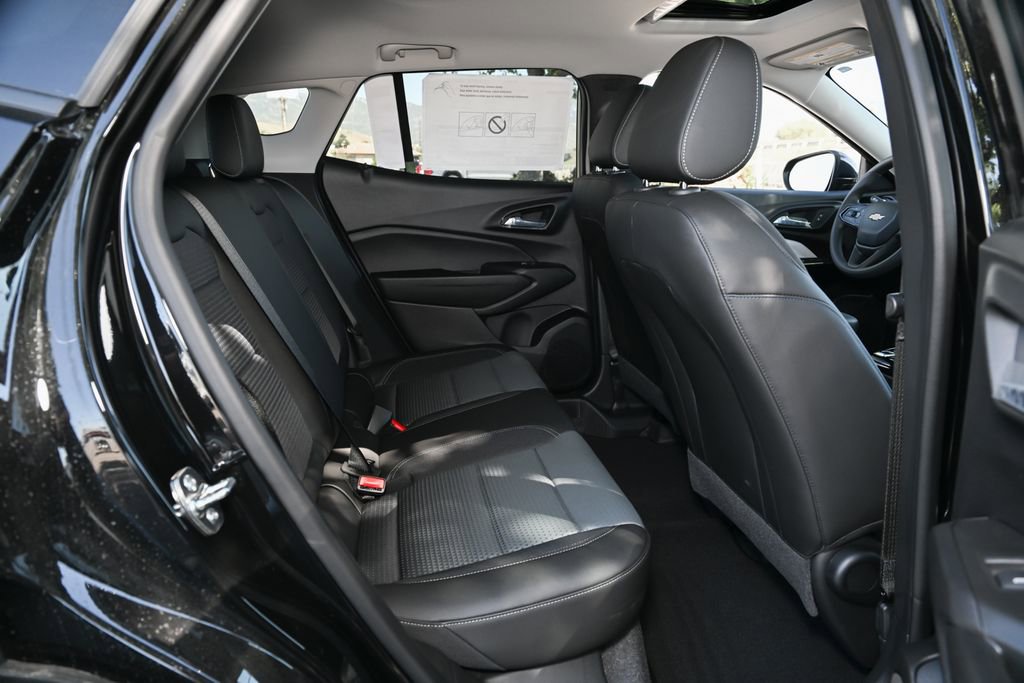 New 2026 Chevrolet Trax LT w/ Sunroof Package FWD image 34