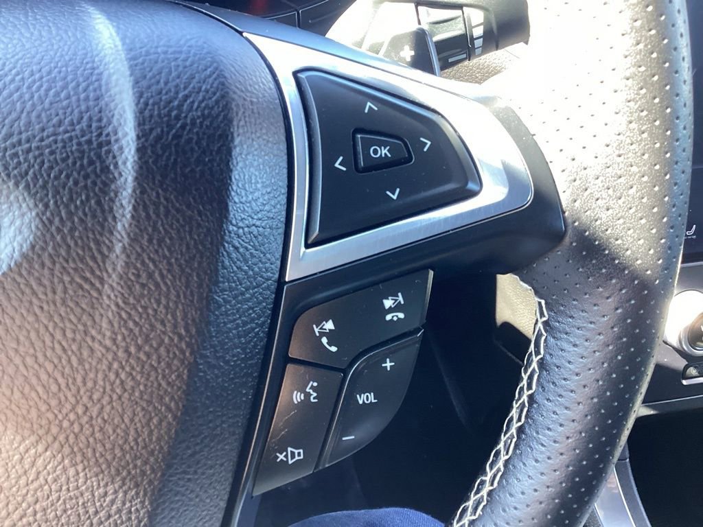 Used 2022 Ford Edge ST image 18