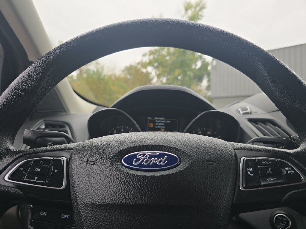Used 2019 Ford Escape SE FWD image 24