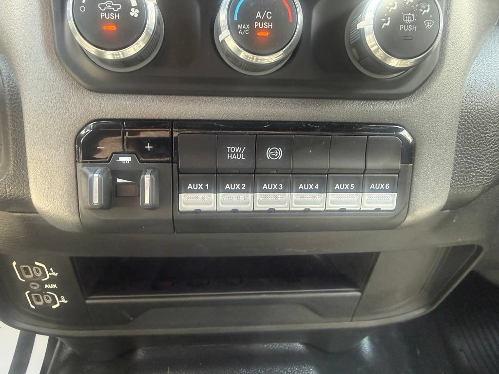 Used 2023 RAM 3500 Tradesman w/ Chrome Appearance Group AWD/4WD image 22