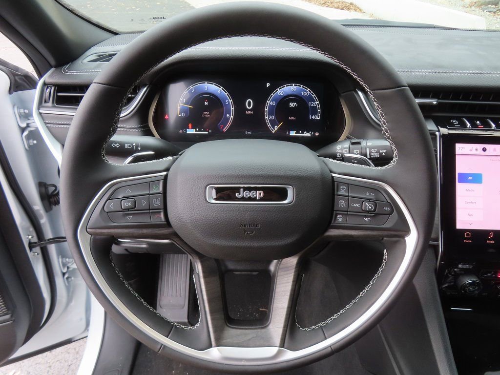 New 2025 Jeep Grand Cherokee L Limited w/ Trailer Tow Package image 4