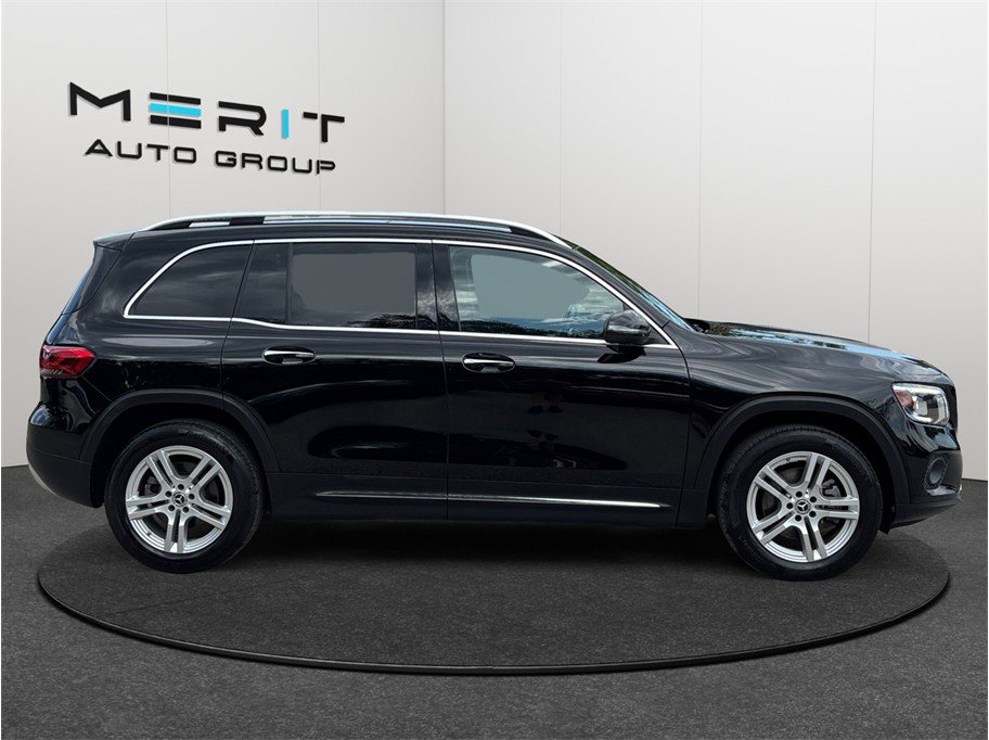 Used 2020 Mercedes-Benz GLB 250 4MATIC w/ Premium Package image 10