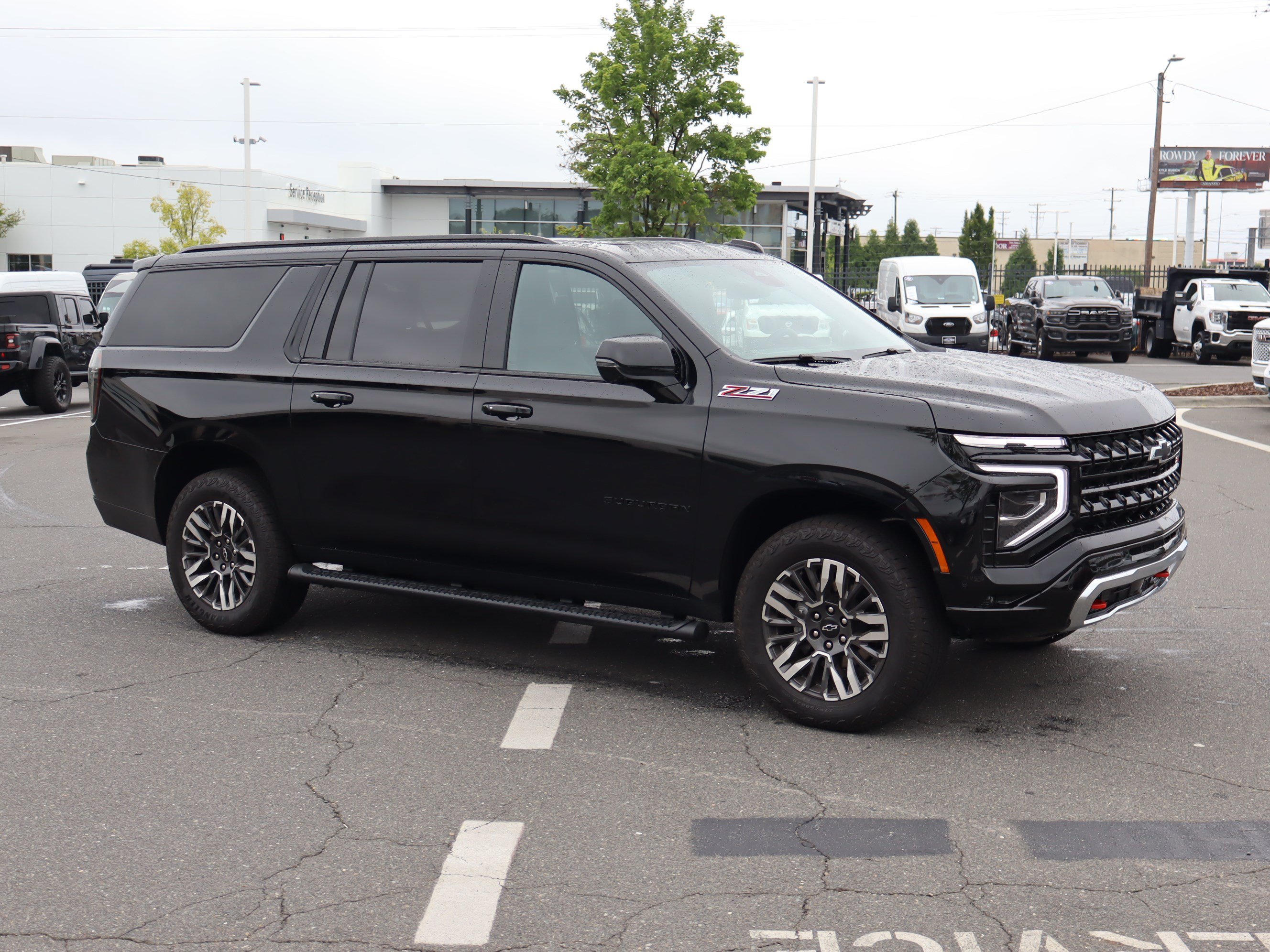 Used 2026 Chevrolet Suburban Z71 w/ Comfort Package AWD/4WD image 13