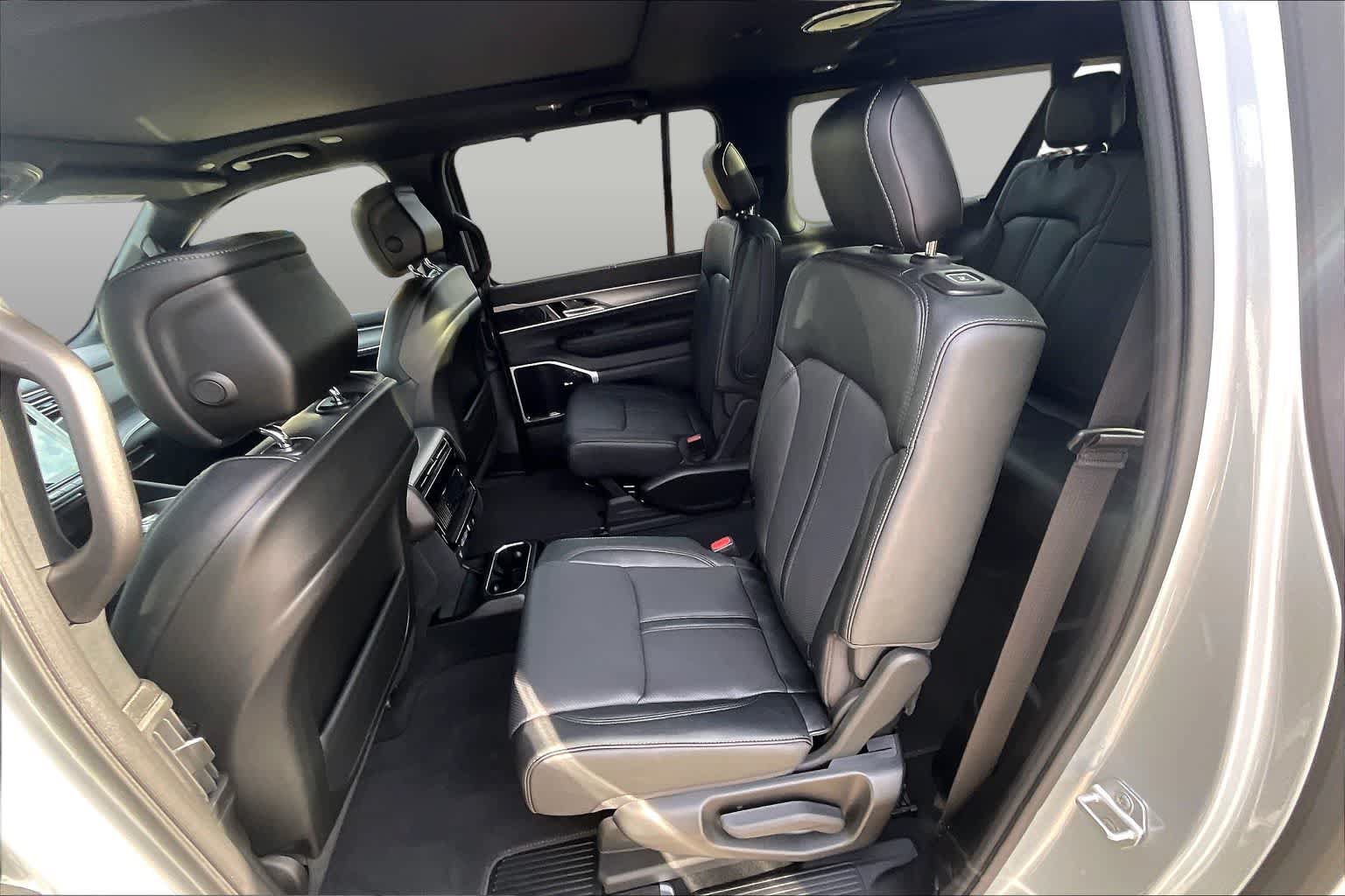 New 2026 Jeep Grand Wagoneer L Limited AWD/4WD image 20