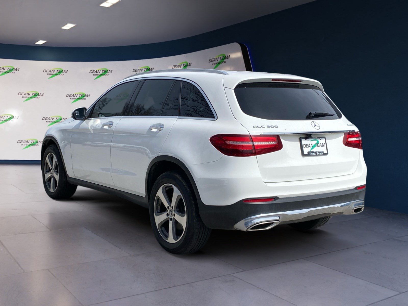 Used 2019 Mercedes-Benz GLC 300 4MATIC w/ Premium Package image 6