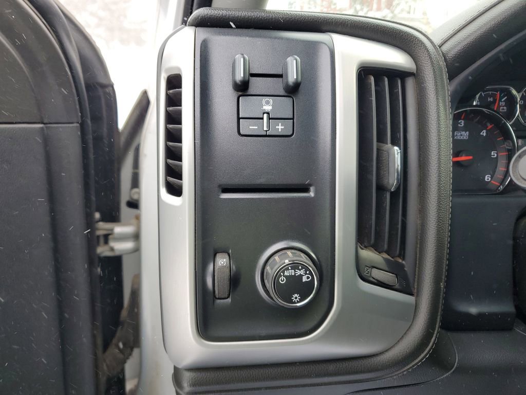Used 2015 GMC Sierra 1500 SLE image 12